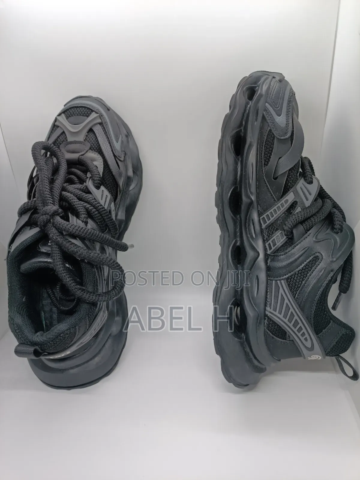 Tcellers Black Track Sneakers