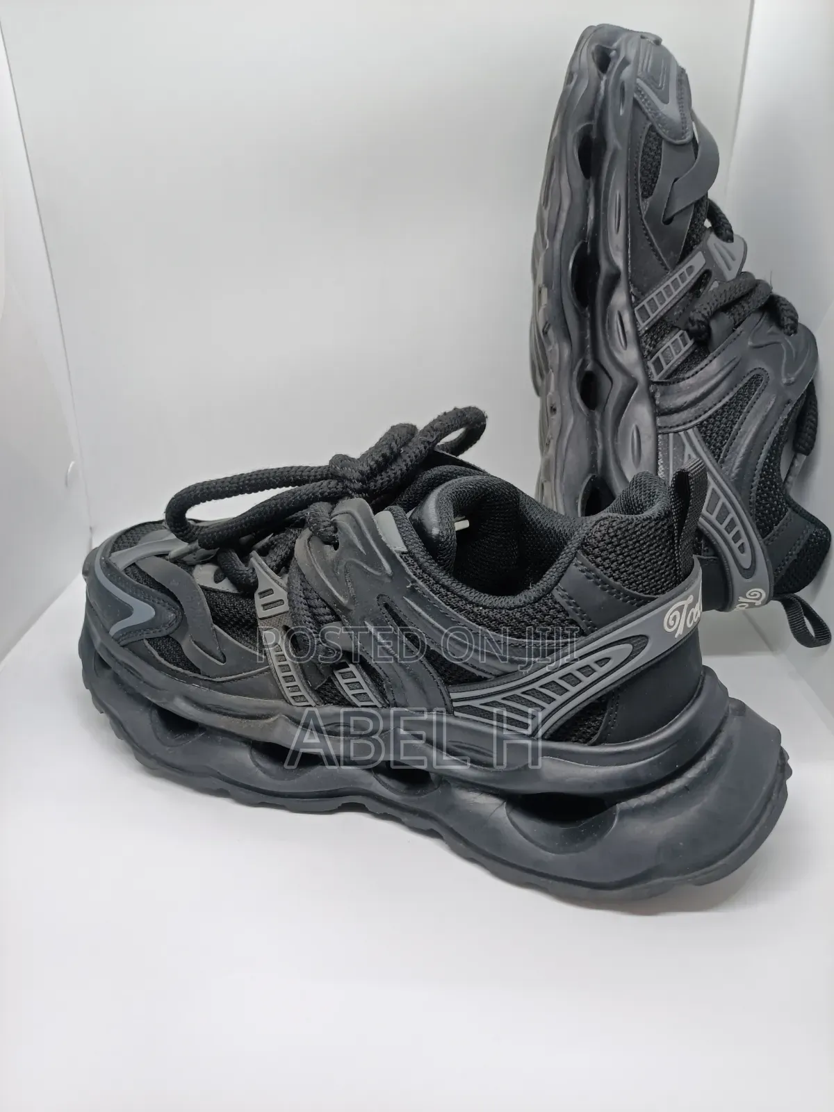 Tcellers Black Track Sneakers
