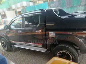 Toyota Hilux 2010 Gray