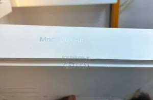 New Laptop Apple MacBook Air 2025 M4 13-inch 16GB Apple M4 SSD 256GB
