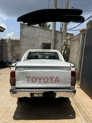 Toyota Hilux 2.5 D-4D Double Cab 2008 White