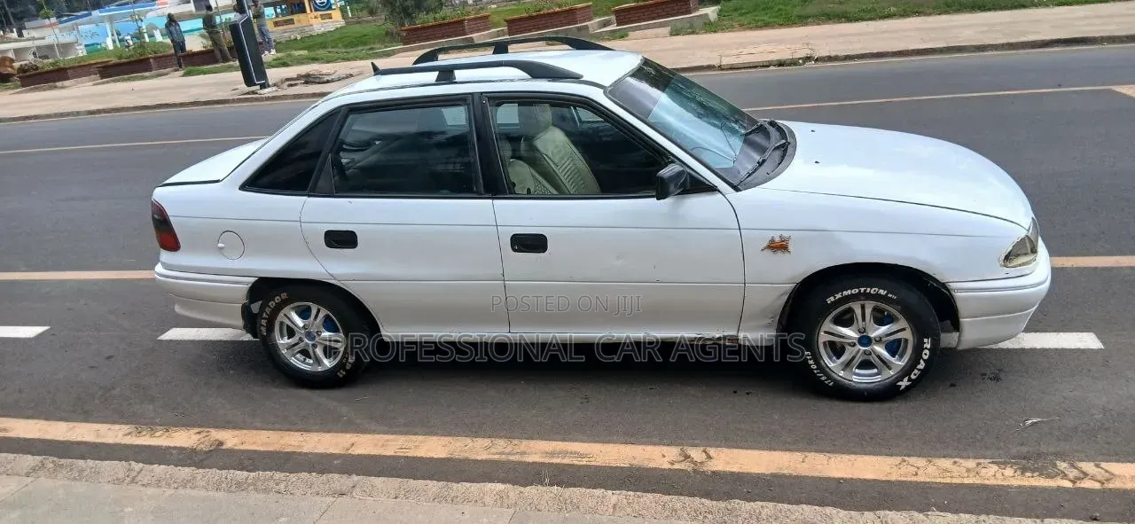Opel Astra 1998 White