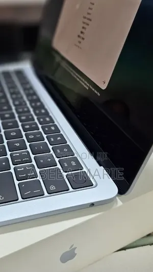 New Laptop Apple MacBook Air 2025 M4 13-inch 16GB Apple M4 SSD 256GB