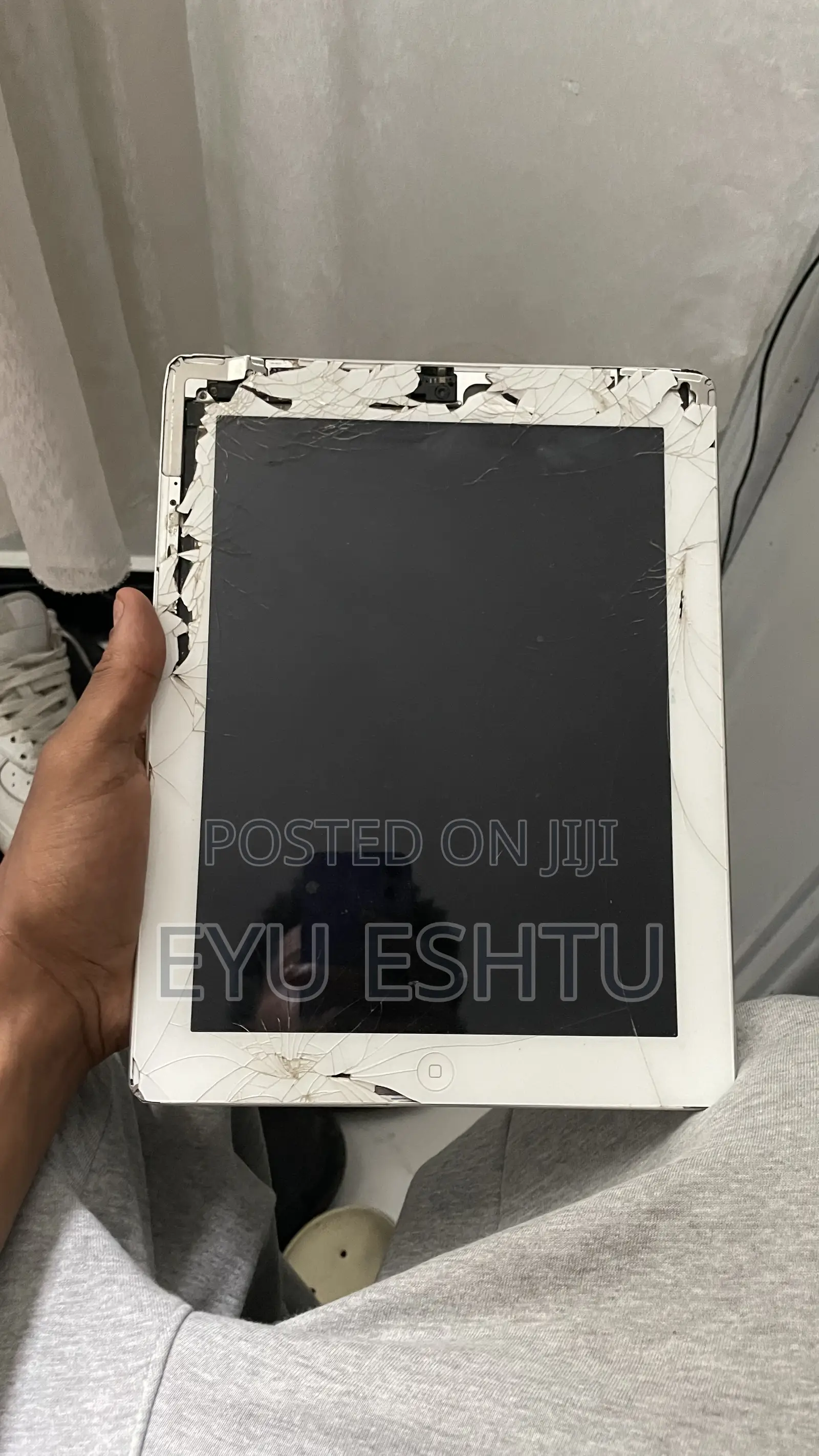 Apple iPad 2 Wi-Fi 16 GB Gray