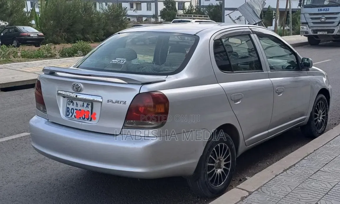 Toyota Platz 2004 Silver