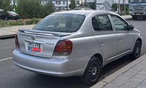 Toyota Platz 2004 Silver