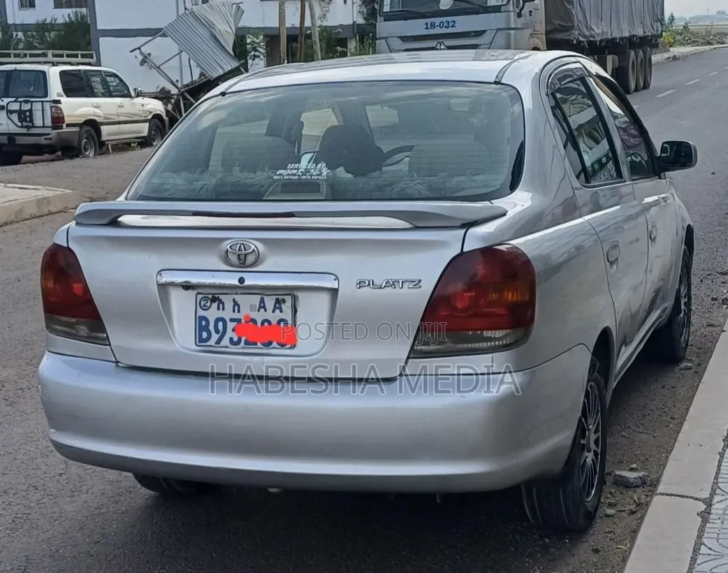 Toyota Platz 2004 Silver