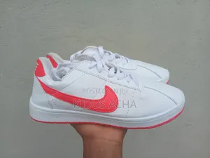 Nike Sneaker