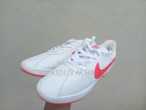 Nike Sneaker
