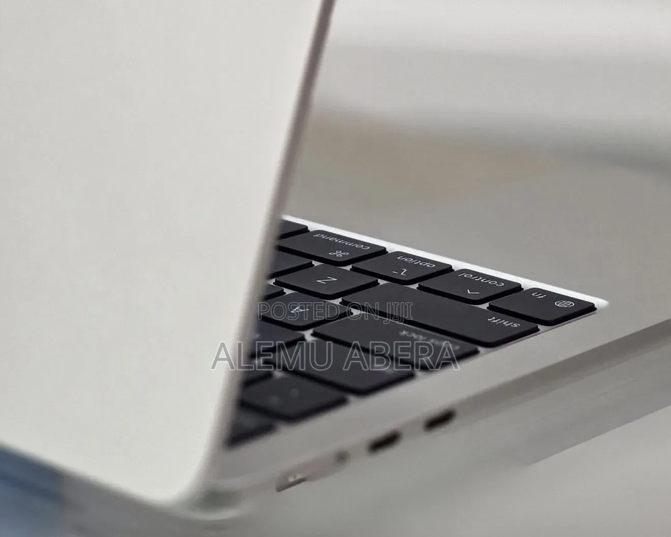 New Laptop Apple MacBook Air 2025 M4 13-inch 16GB Apple M4 SSD 256GB
