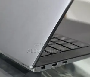 New Laptop Dell Precision 5560 16GB Intel Core i7 SSD 512GB