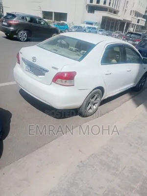 Toyota Yaris 2011 White