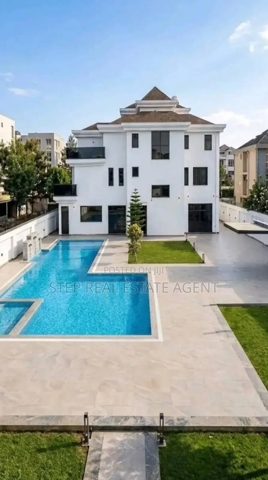 8bdrm House in Cmc, Bole for sale