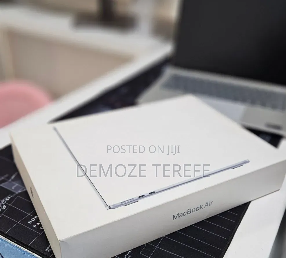 New Laptop Apple MacBook Air 2025 M4 13-inch 16GB Apple M4 SSD 256GB