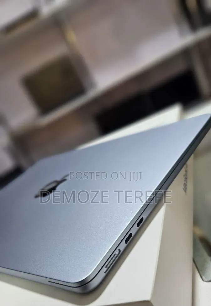 New Laptop Apple MacBook Air 2025 M4 13-inch 16GB Apple M4 SSD 256GB