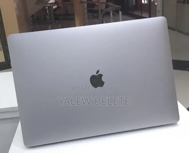 New Laptop Apple MacBook Pro 2017 16GB Intel Core i7 SSD 512GB