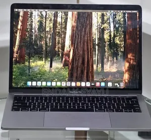 New Laptop Apple MacBook Pro 2019 16GB Intel Core i7 SSD 256GB