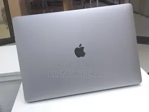 New Laptop Apple MacBook Pro 2017 16GB Intel Core i7 SSD 512GB