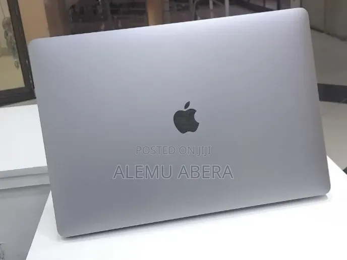 New Laptop Apple MacBook Pro 2017 16GB Intel Core i7 SSD 512GB