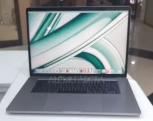 New Laptop Apple MacBook Pro 2017 16GB Intel Core i7 SSD 512GB