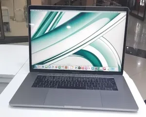 New Laptop Apple MacBook Pro 2017 16GB Intel Core i7 SSD 512GB