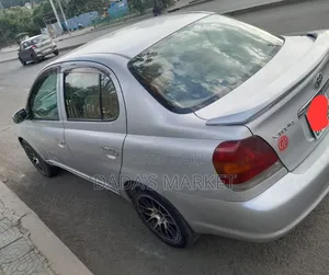 Toyota Platz 2004 Silver