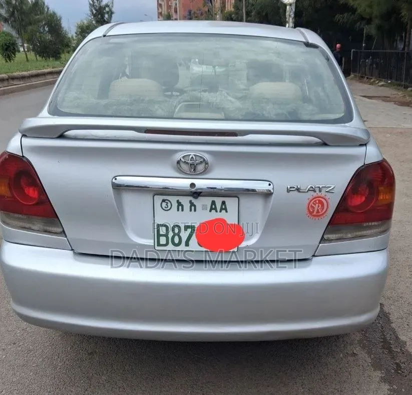 Toyota Platz 2004 Silver
