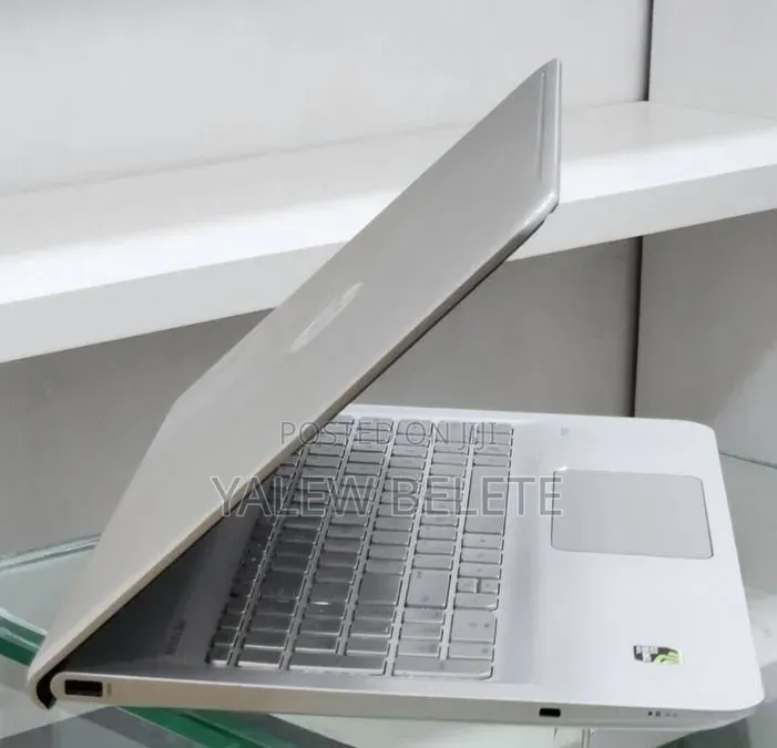 New Laptop HP Envy 14 12GB Intel Core i5 HDD 1.5T