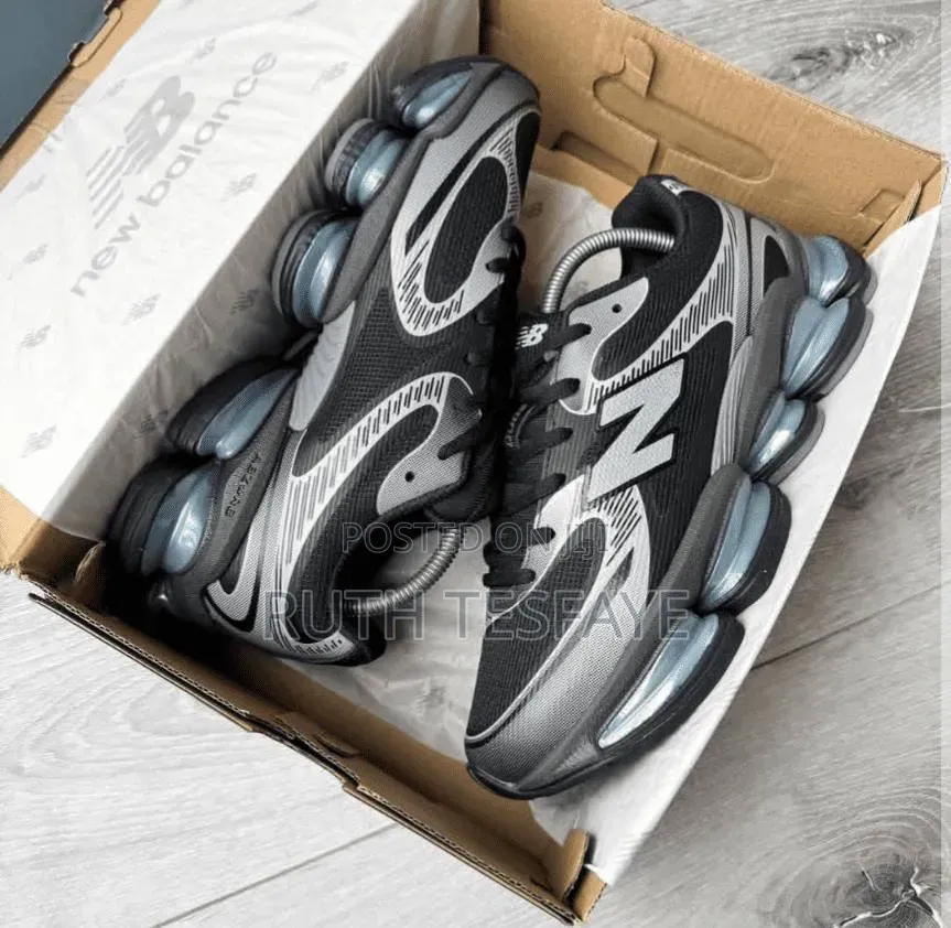 New Balance Abzorb 2000