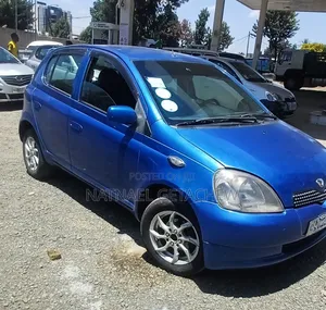 Toyota Vitz 2002 Blue
