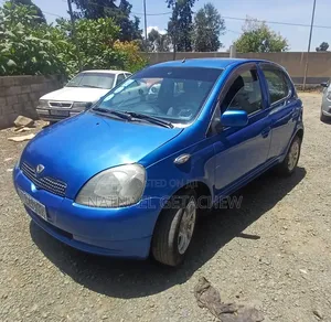 Toyota Vitz 2002 Blue