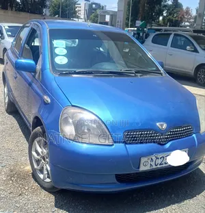 Toyota Vitz 2002 Blue