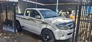 Toyota Hilux 2010 White