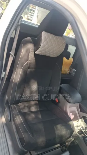 Toyota Hilux 2010 White