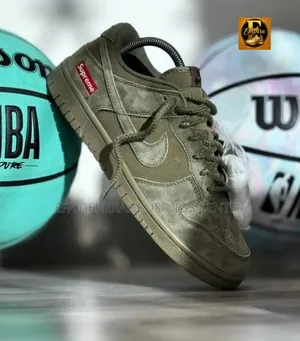 Nike Sb Dunk Low X Supreme
