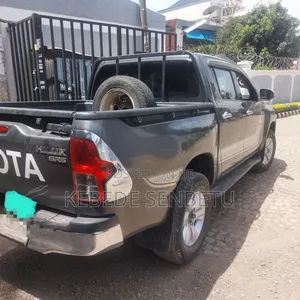 Toyota Hilux 2.4 Diesel 2020 Black