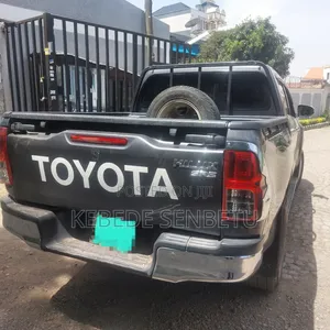 Toyota Hilux 2.4 Diesel 2020 Black