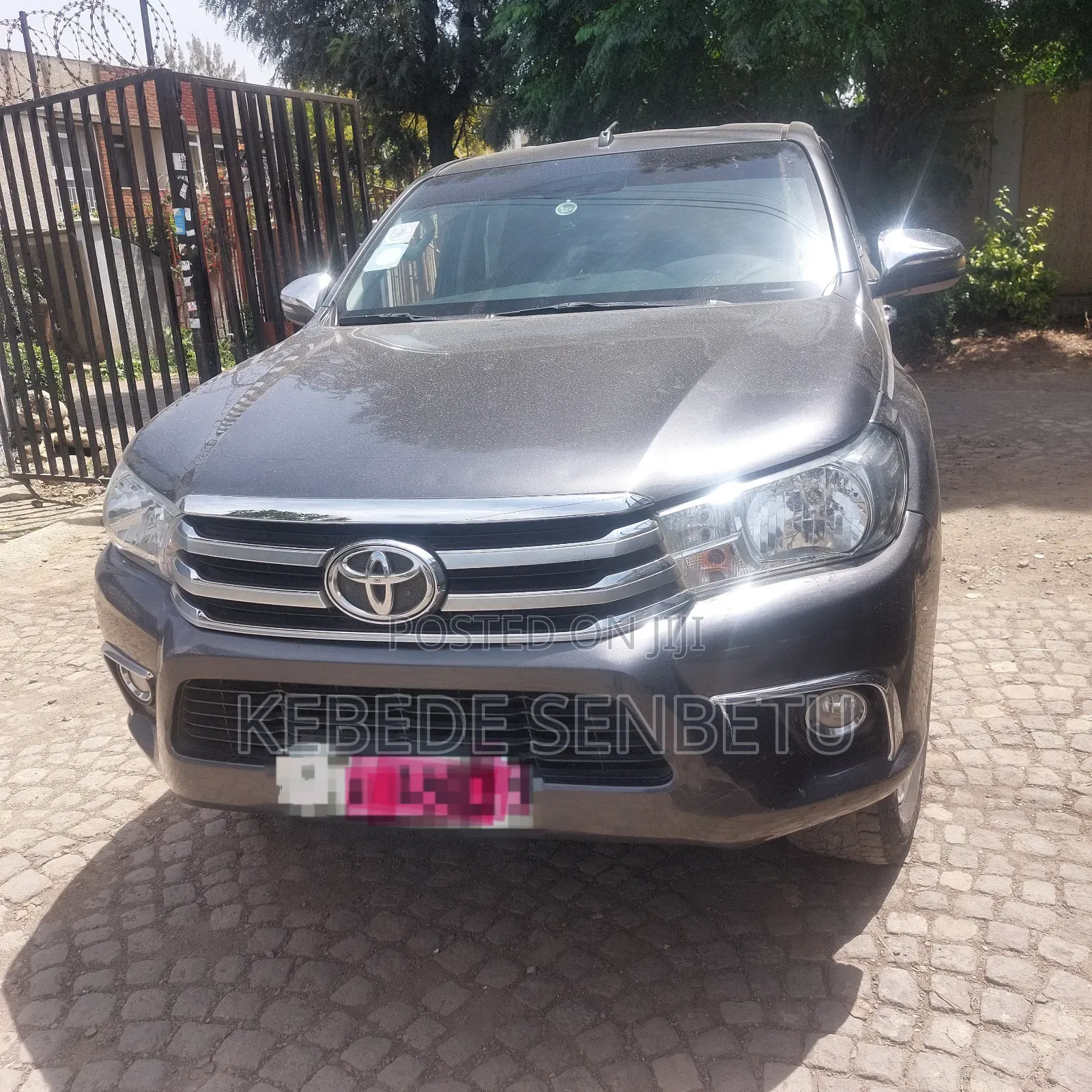 Toyota Hilux 2.4 Diesel 2020 Black