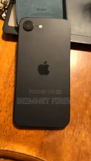 Apple iPhone 16e 128 GB Black