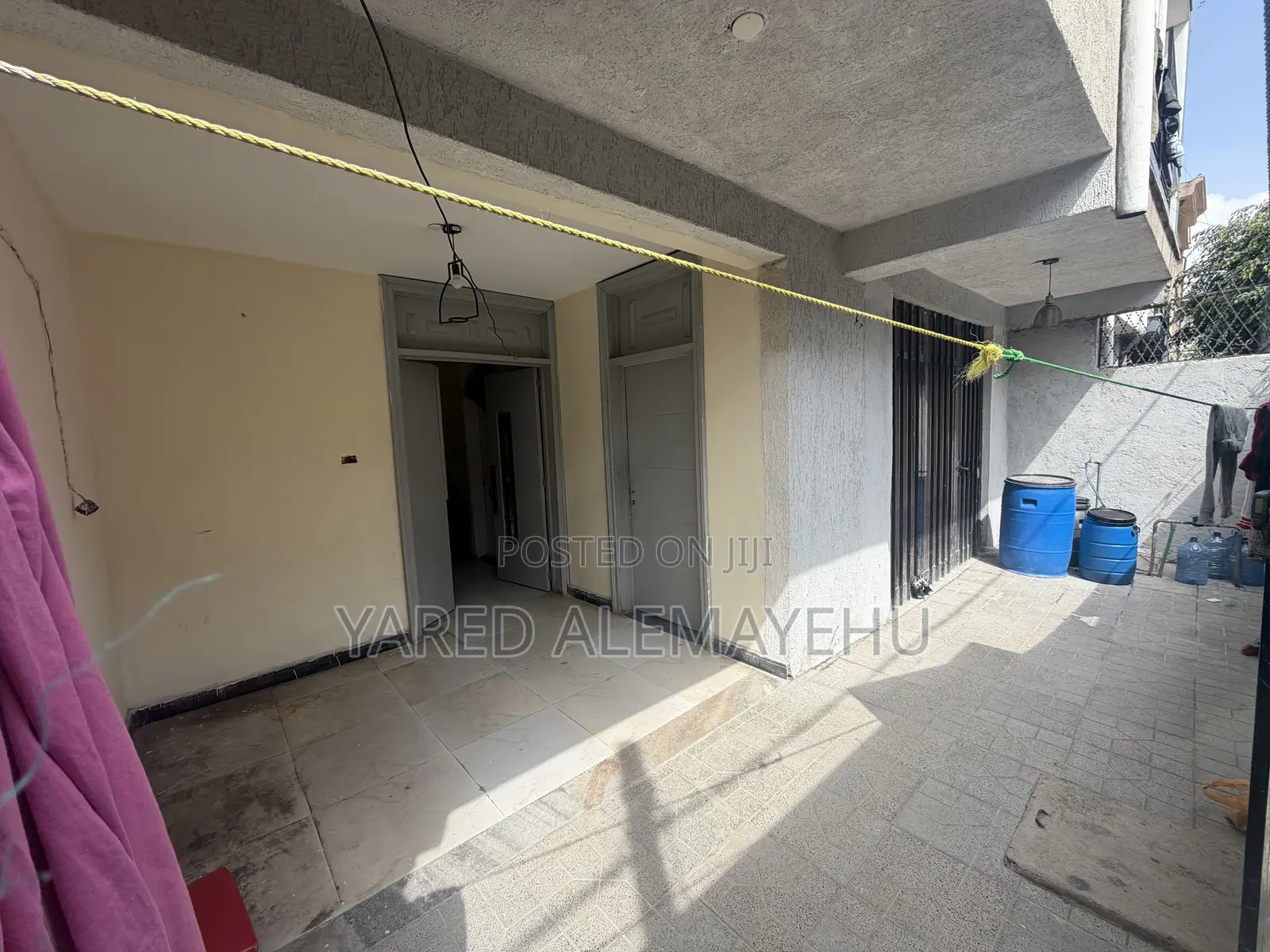 5bdrm House in Akaky Kaliti for sale