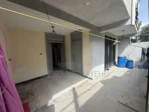 5bdrm House in Akaky Kaliti for sale