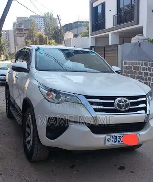 Toyota Fortuner 2017 White