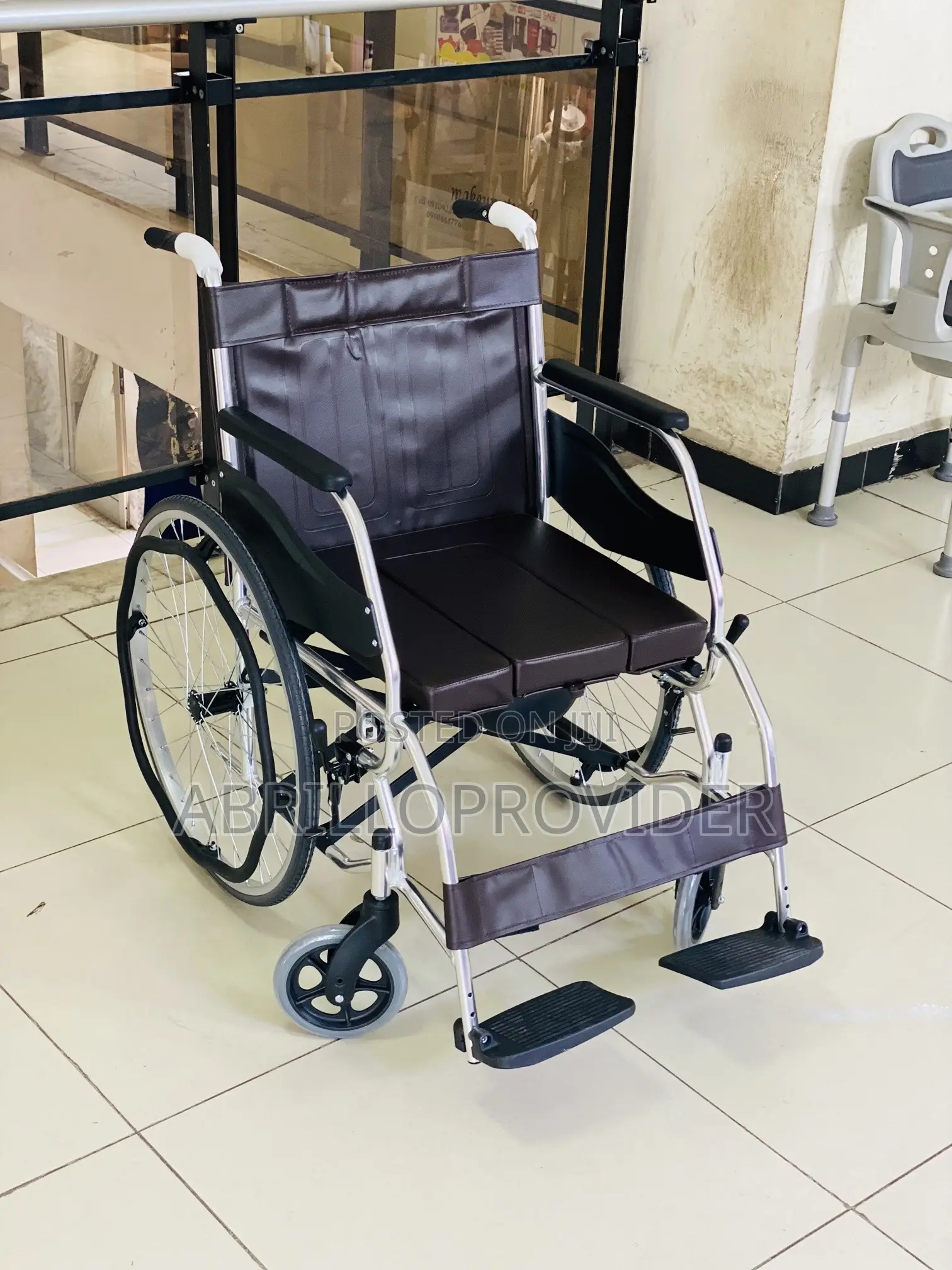 Manual Wheelchair Foldable Andtoilet Chair 发电话给