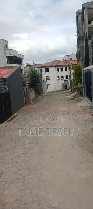 6bdrm House In ሀያት, Bole For Sale