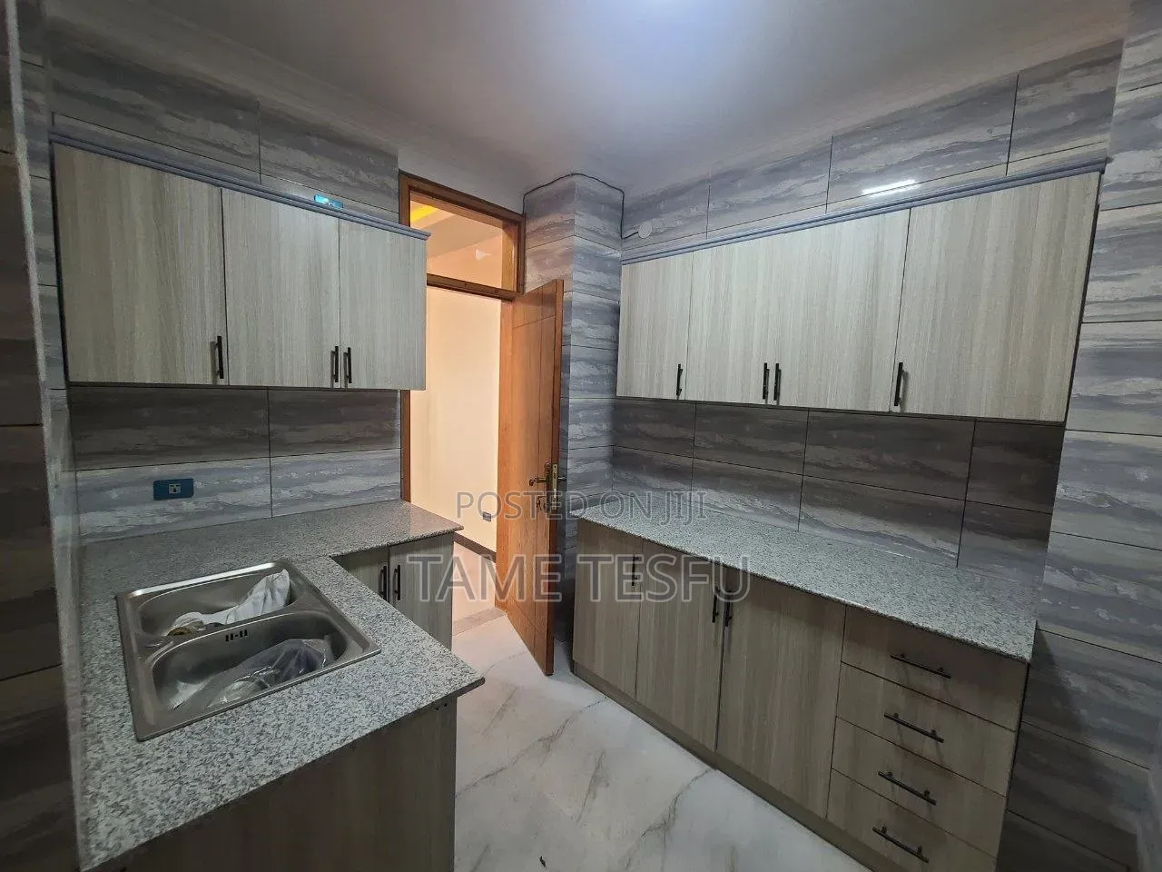 Furnished 5bdrm House in ሀያት, Bole for sale