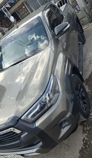 Toyota Hilux 2022 Gray