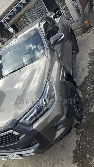 Toyota Hilux 2022 Gray