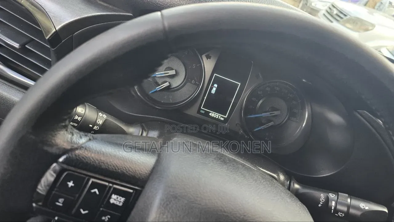 Toyota Hilux 2022 Gray
