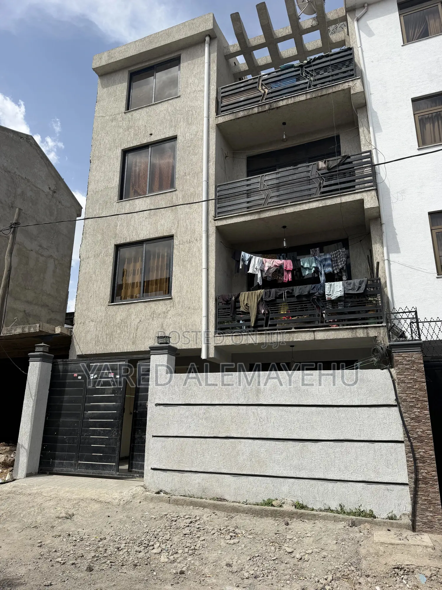 5bdrm House in Akaky Kaliti for sale
