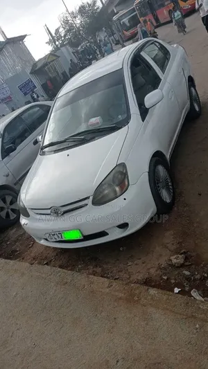 Toyota Platz 2004 White